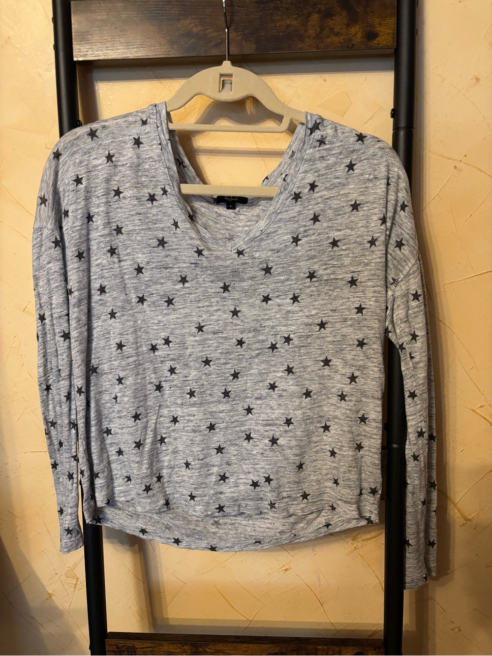 Rails Size S Light Gray Star-Print V-Neck Long Sleeve Top